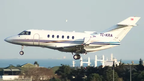 TC-KRA · Hawker 850XP · LTBA