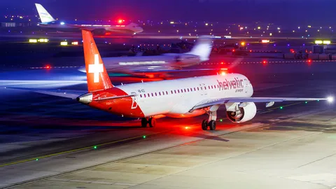 HB-AZI · Embraer E195-E2 · LSZH