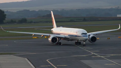 B-1083 · Airbus A350-941 · LOWW