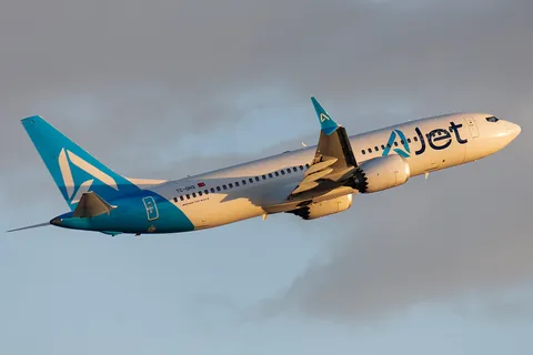 TC-OHS · Boeing 737 MAX 8 · LTFJ