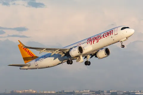 TC-RFR · Airbus A321-251NX · LTFJ