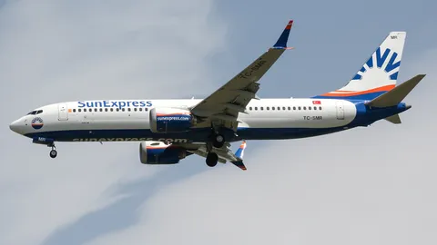 TC-SMR · Boeing 737 MAX 8 · LTBJ