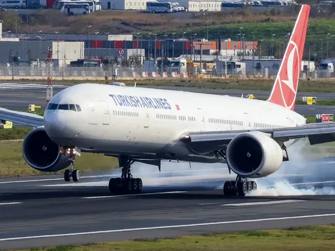 TC-JJE · Boeing 777-3F2(ER) · LTFM