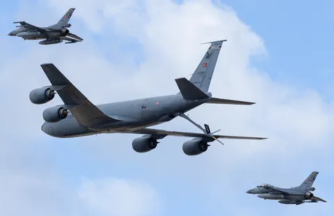 57-2609 · Boeing KC-135R Strotanker · LTBA