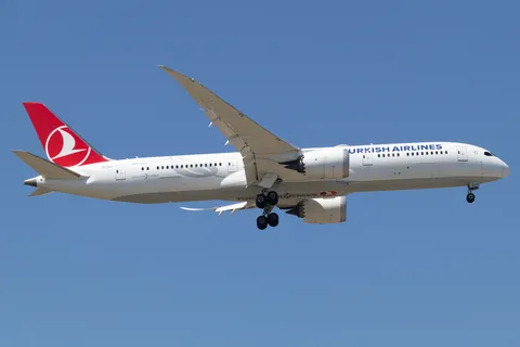 TC-LLV · Boeing 787-9 Dreamliner · LTFM