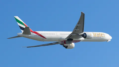 A6-ECH · Boeing 777 · LTBA