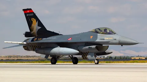 88-0025 · General Dynamics F-16C Fighting Falcon · LTAN