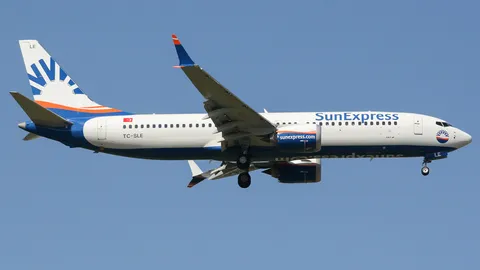 TC-SLE · Boeing 737 MAX 8 · LTBJ