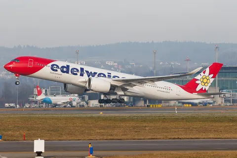 HB-IHC · Airbus A350-941 · LSZH