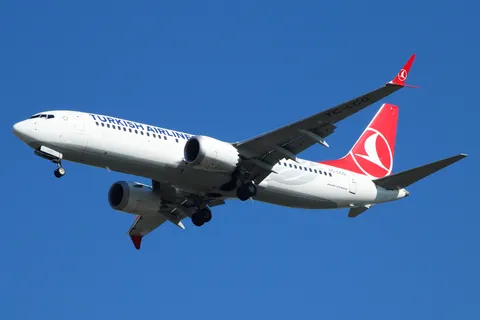 TC-LCO · Boeing 737 MAX 8 · LTFM
