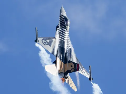 88-0021 · General Dynamics F-16C Fighting Falcon · LTBA