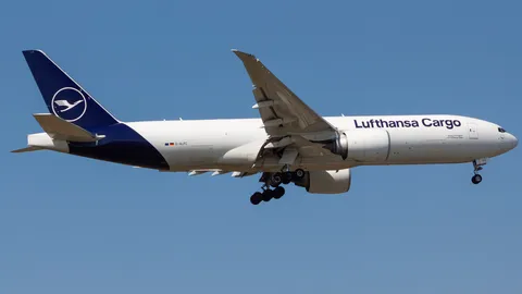 D-ALFC · Boeing 777-FBT · LTFM