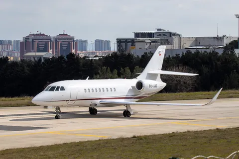TC-AKC · Dassault Falcon 2000S · LTBA