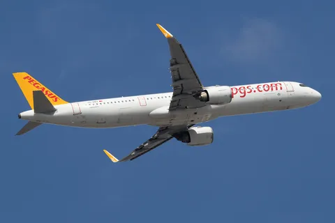 TC-RBU · Airbus A321-251NX · LTFJ
