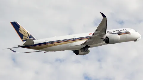 9V-SMR · Airbus A350-941 · LTFM