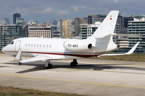 TC-AKC · Dassault Falcon 2000S · LTBA